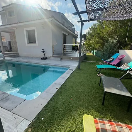 De Luxe Moderne Avec Piscine Prive